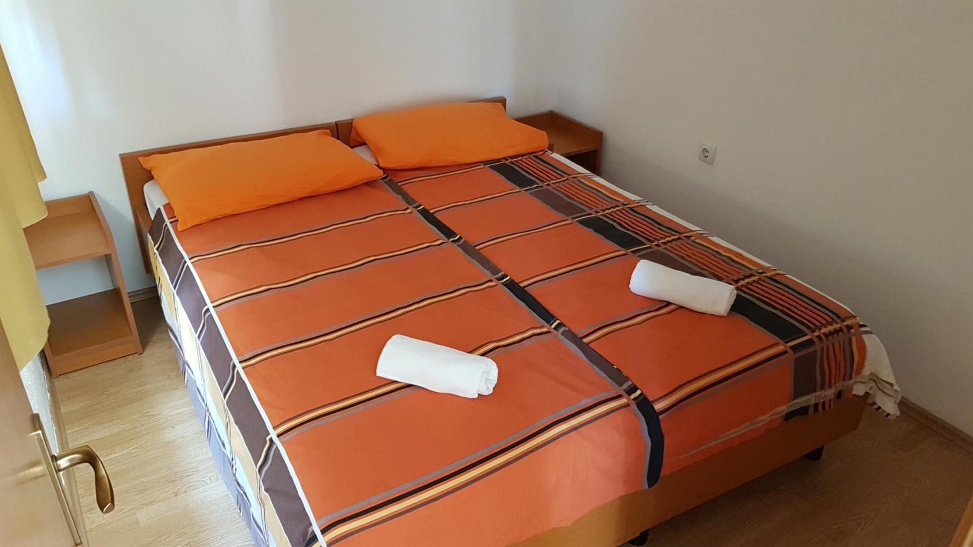 Apartments Mirjana Kustići Buitenkant foto